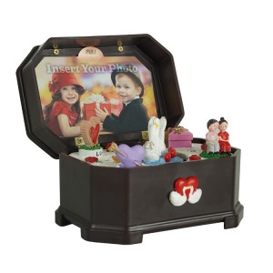 OEM souvenir European Style custom song lover gift battery operated music box for sale