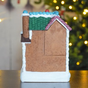 New Design Small Indoor Ornaments Gingerbread House Ornament With Led light And Music For Christmas Decoration