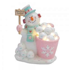 Aṣa Afọwọṣe LED Resini Crafts egbon didan Gingerbread Keresimesi resini Keresimesi figurine